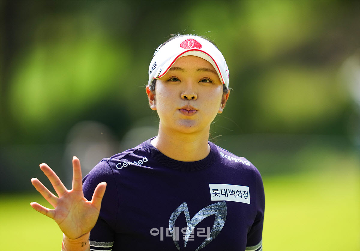 [골프IN화보] 유현조, 하나금융그룹 챔피언십 1라운드 경기 장면