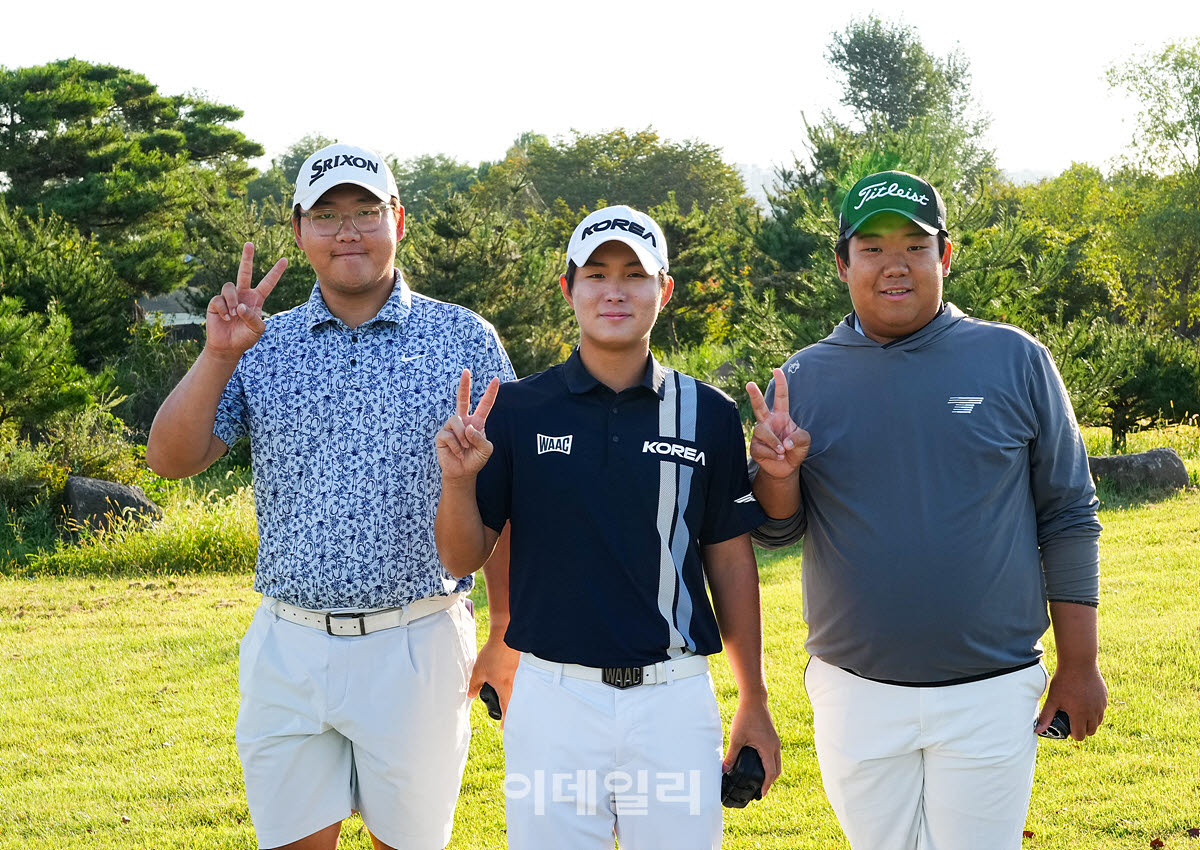 [포토]장기헌-박건웅-정조국,승리의 브이로 출발