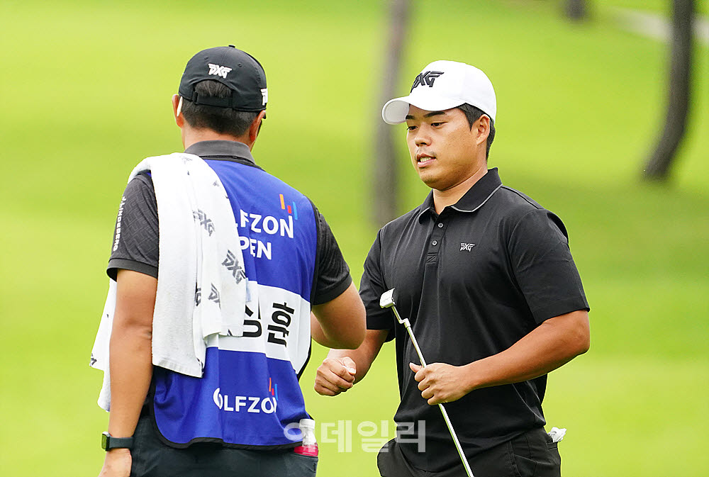 [포토] 신상훈, 나이스 버디