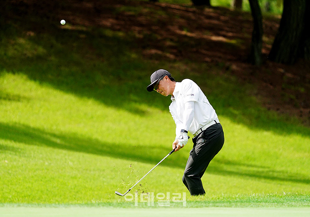 [포토] 문경준, 날카로운 칩핑