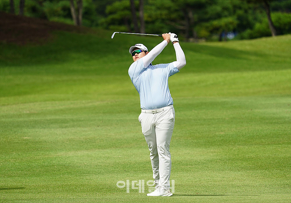 [포토] 정재현, 정교하게 컨트롤한다