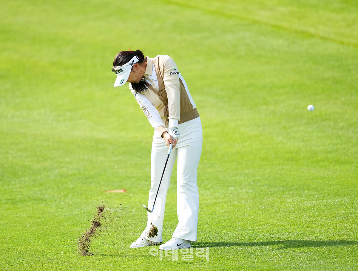 [포토]조아연,간결한 임팩트
