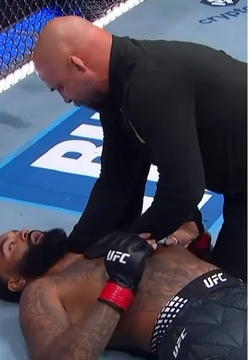 올림픽金, 美해병 한 방에 무너졌다…스티브슨, UFC 충격 KO패