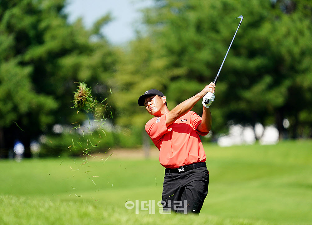 [포토] 전재한, 핀을 직접 노린다
