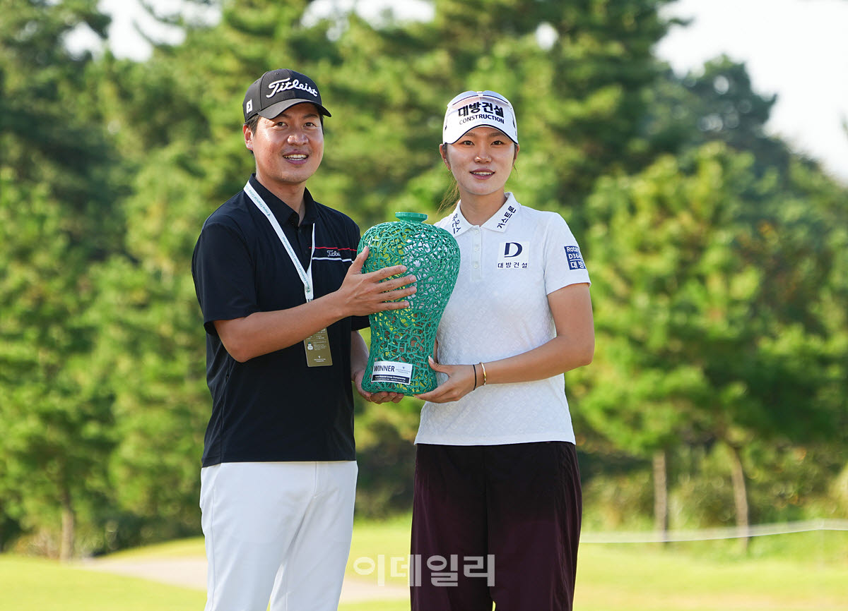[포토]김민선,코치님과 우승의 기쁨을