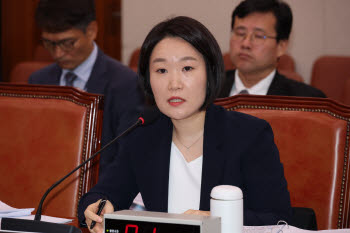 李대통령, 이소영 중기부 장관·이정현 대검 차장 임명안 재가