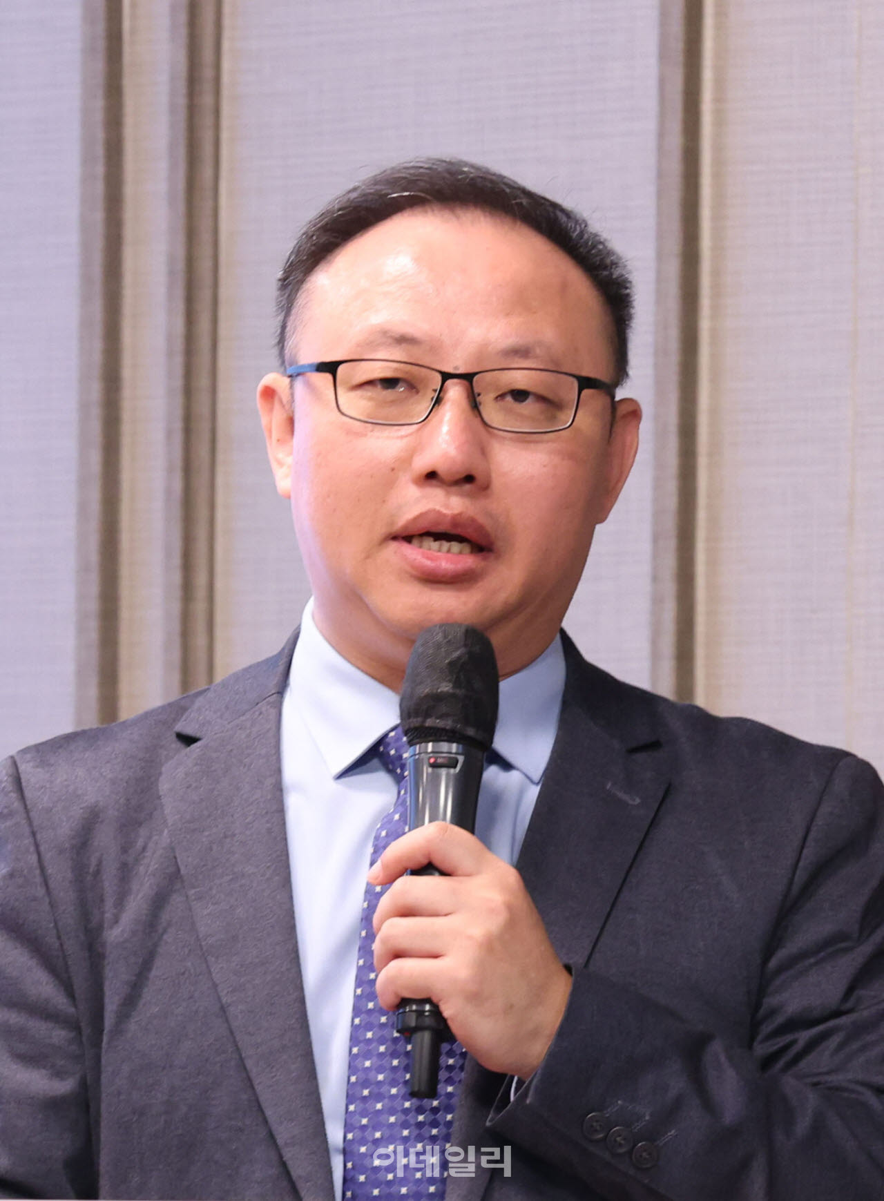 [포토]횃불센터에 대해 소개하는 천차오 센터장