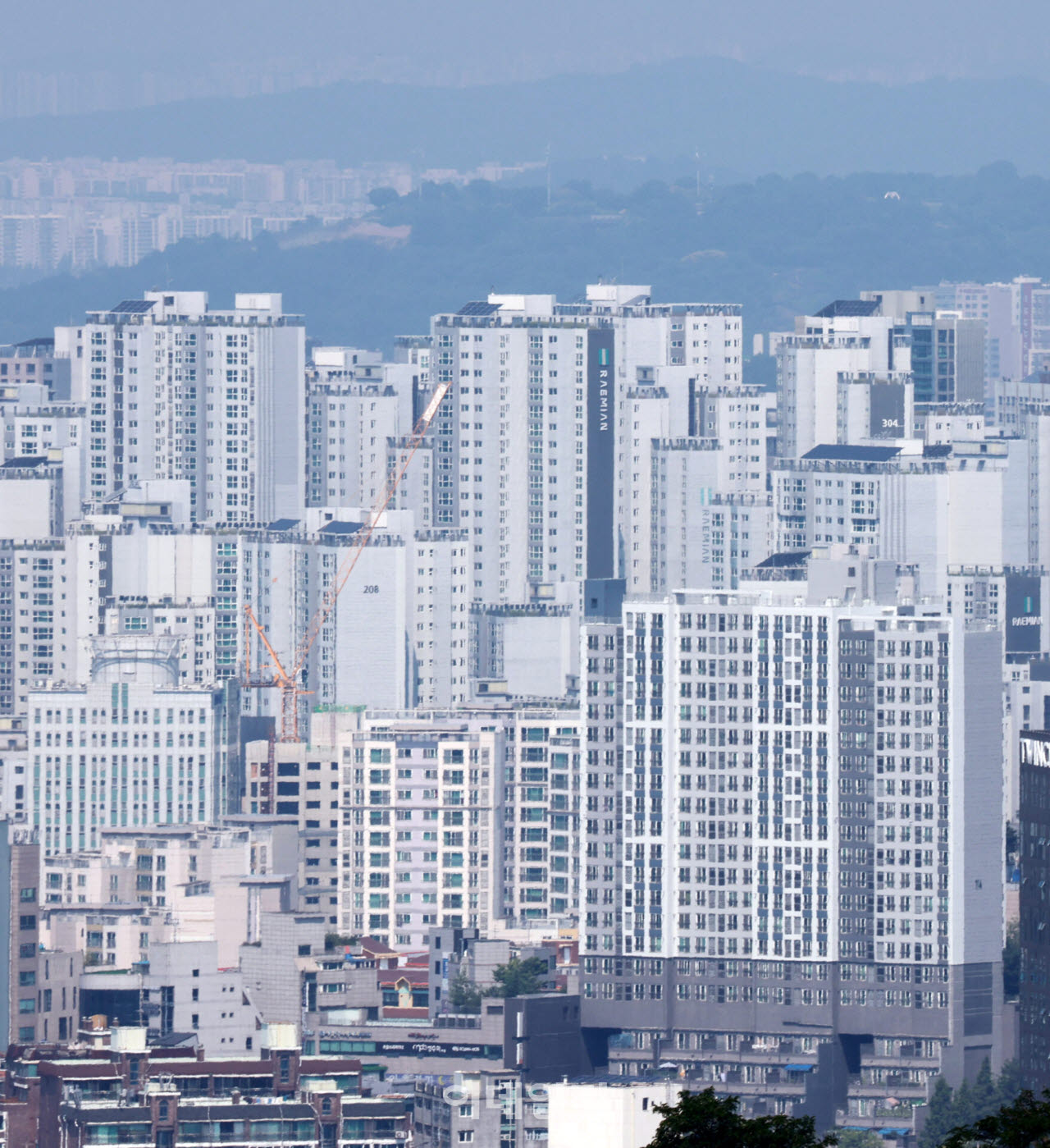 “금리 오르는데 서울 집값은 14.5%↑…왜 안 꺾이나”