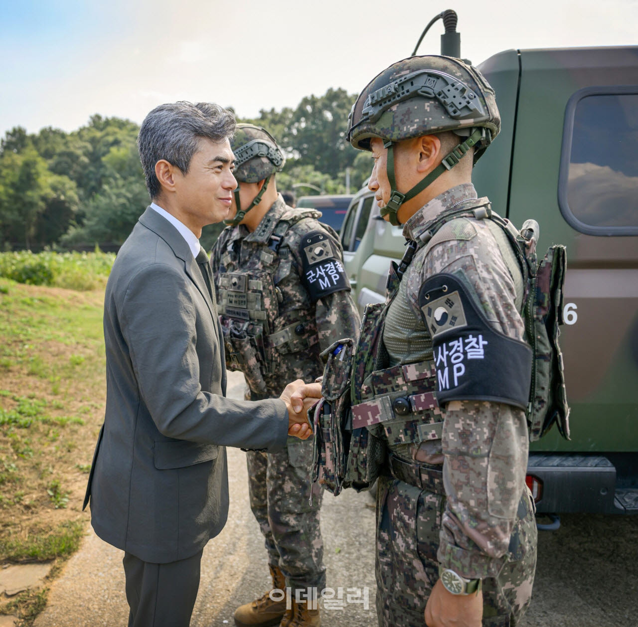 [포토]강신철 국방부 장관, 취임 후 첫 서부전선 최전방 부대 방문