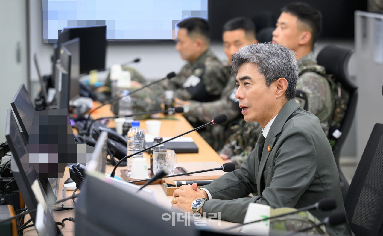 [포토]강신철 국방부 장관, 취임 후 첫 서부전선 군사대비태세 점검