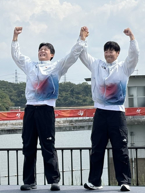 카누 조광희·김효빈, 이틀 연속 金…한국 선수단 첫 2관왕