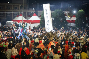 “축제의 계절 왔다”…가을 물들이는 지역 축제들