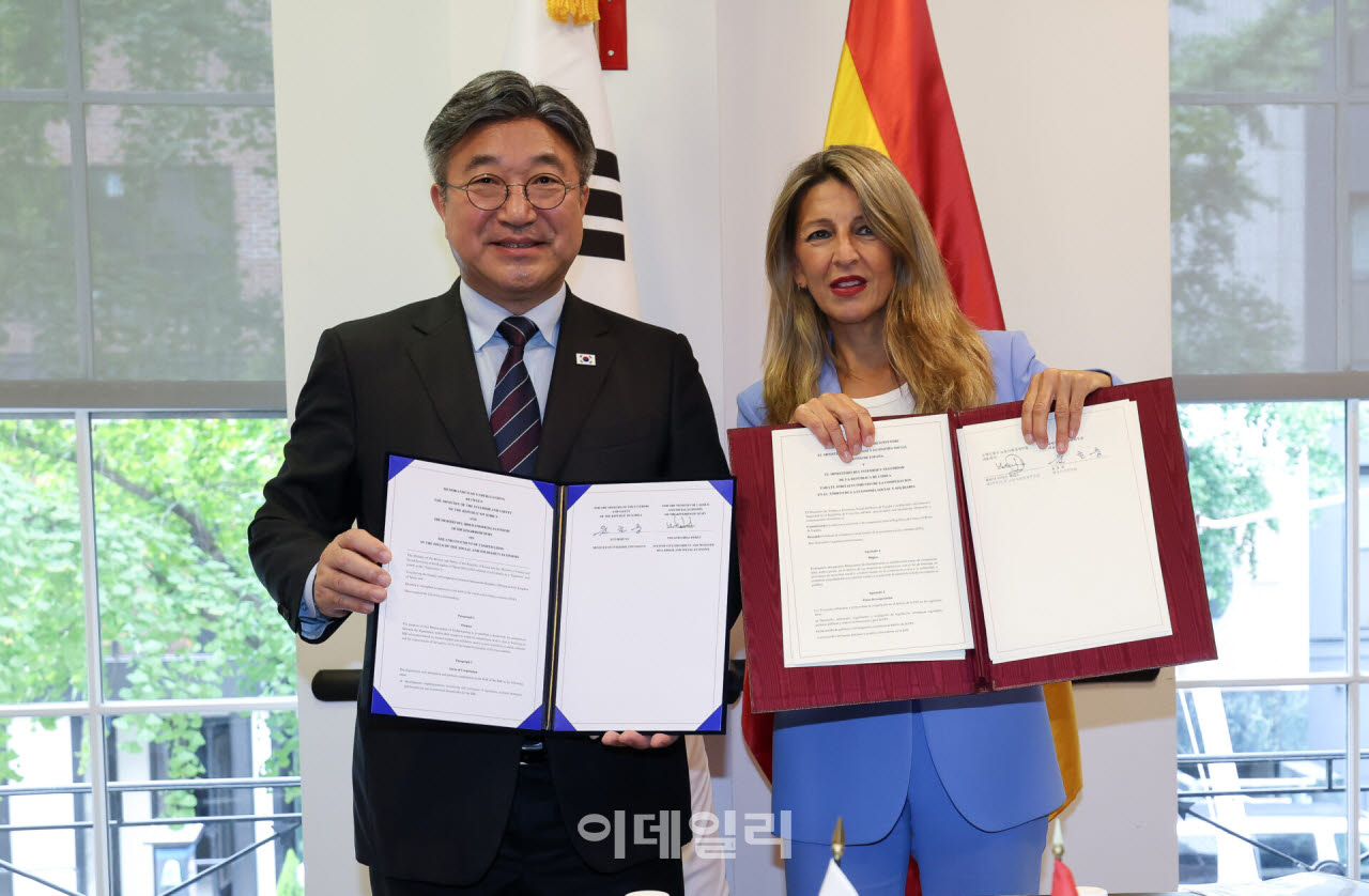 [포토]윤호중 장관, 스페인 노동사회경제부 장관 양자회담