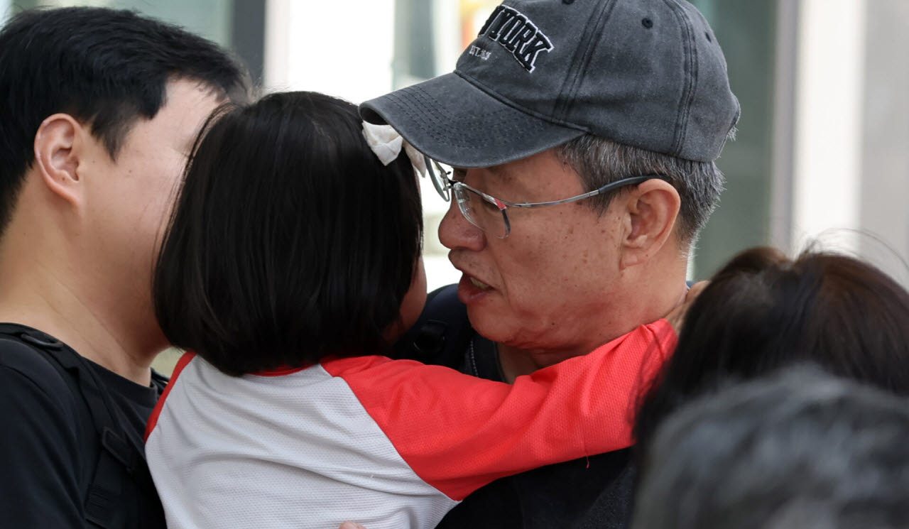 [포토]아쉬운 작별인사