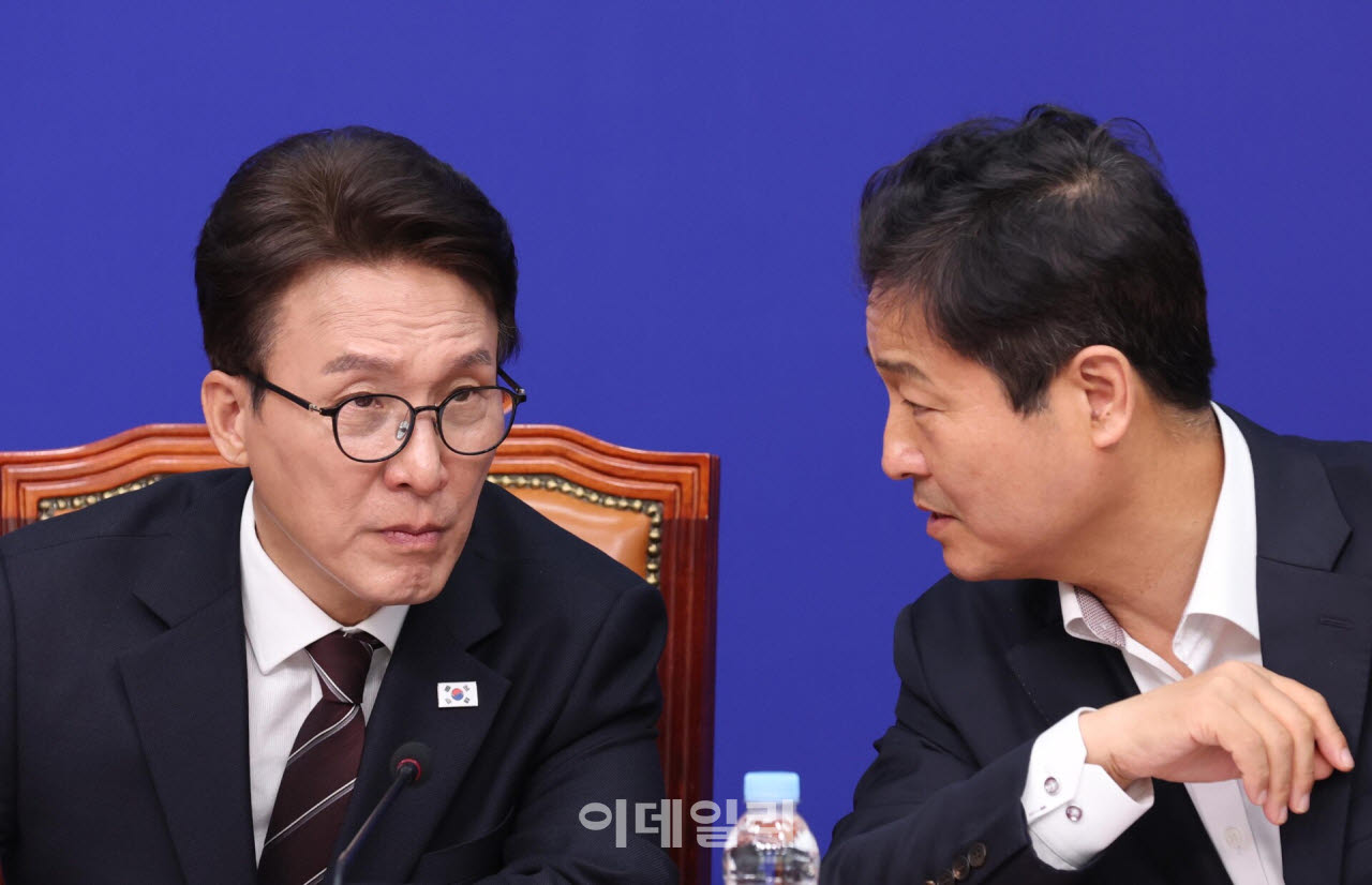[포토]대화하는 김민석-김영배