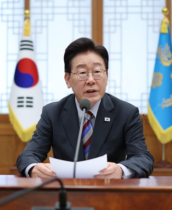 李 “산업단지·정주여건 묶어 추진”…‘3대 메가’ 새 지역발전 모델로