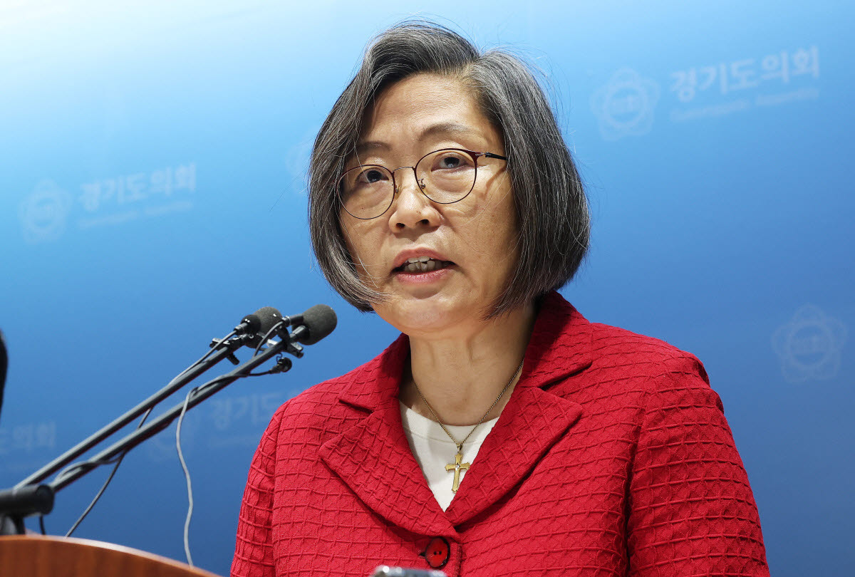 ‘李 아들 군 면제’ 허위글 이수정 “교직 파면될 수도”…선처 호소
