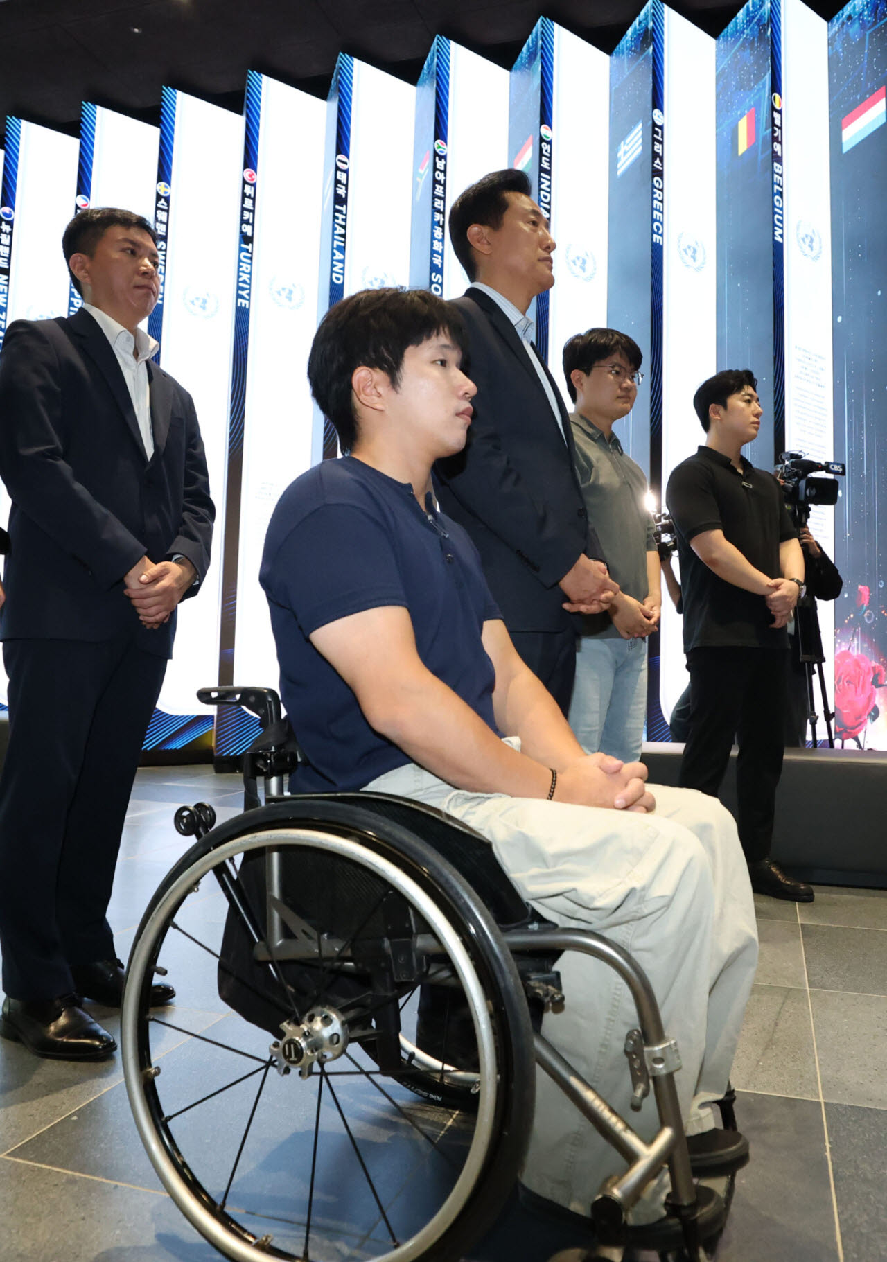 [포토]오세훈 시장, 부상 제대 군인과 프리덤홀 구경