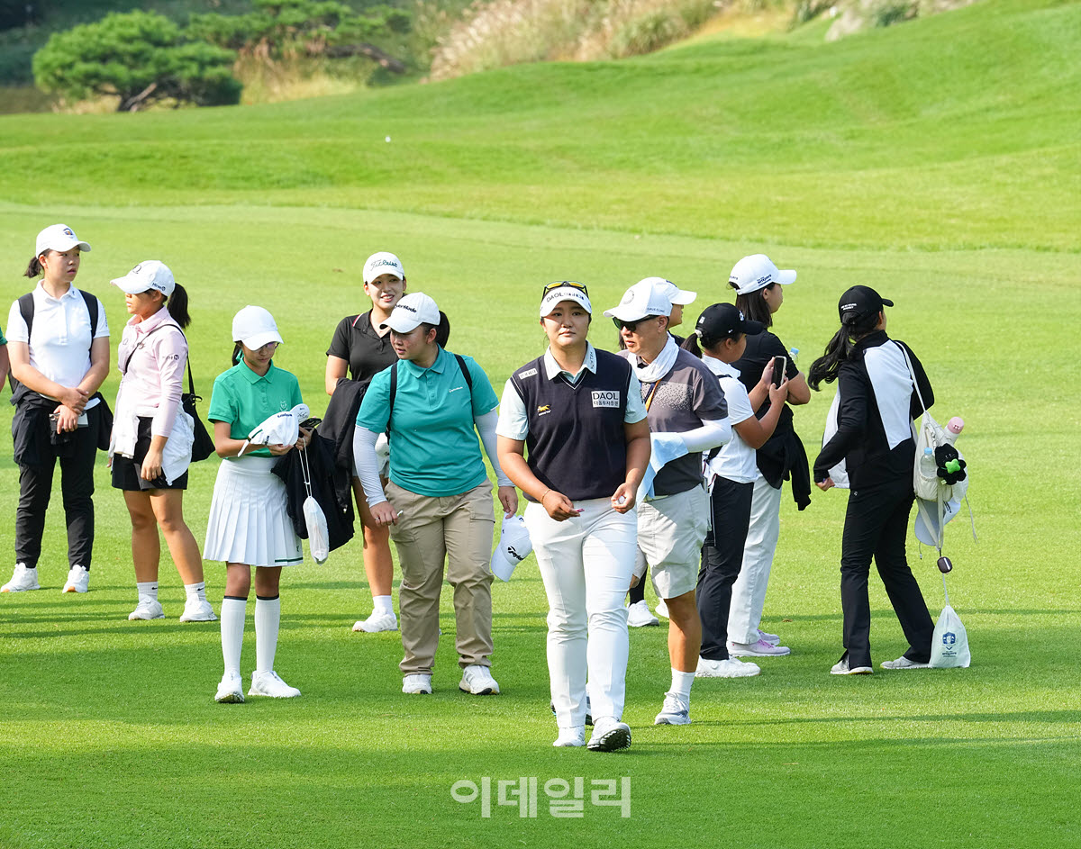 [포토]유해란,인사이드 로프 참가들과 함께