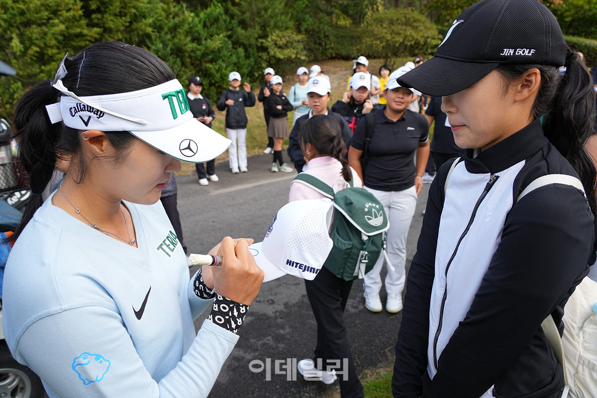 [포토]김민별,미래의 꿈을 사인으로
