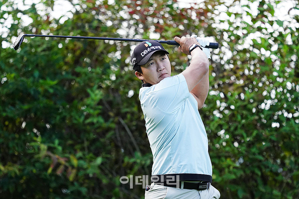 [포토] 김홍택, 호쾌한 샷으로 우승을 노린다
