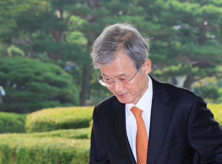 조희대 대법원장, 국군의날 기념식 불참…"건강상 이유"