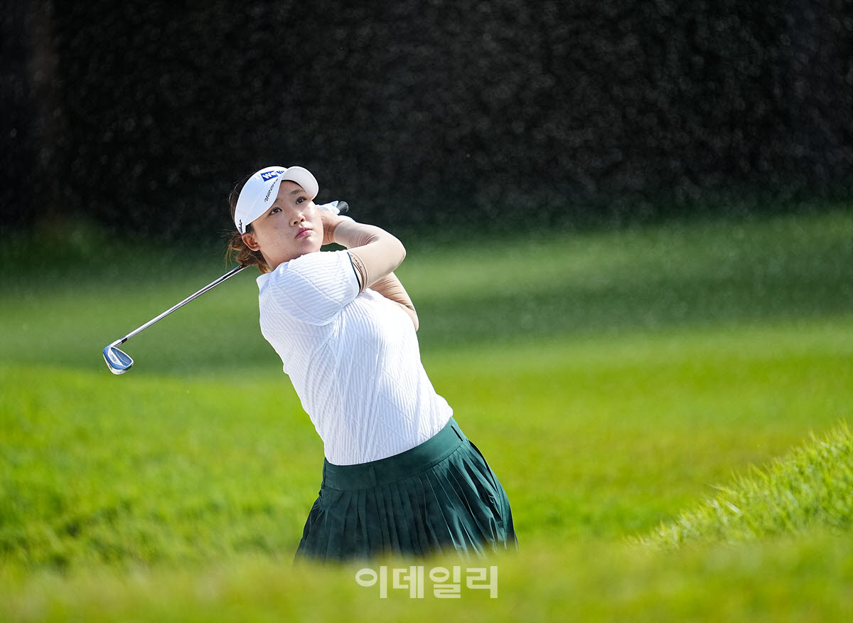 [포토]김민솔,그린 향한 벙커샷