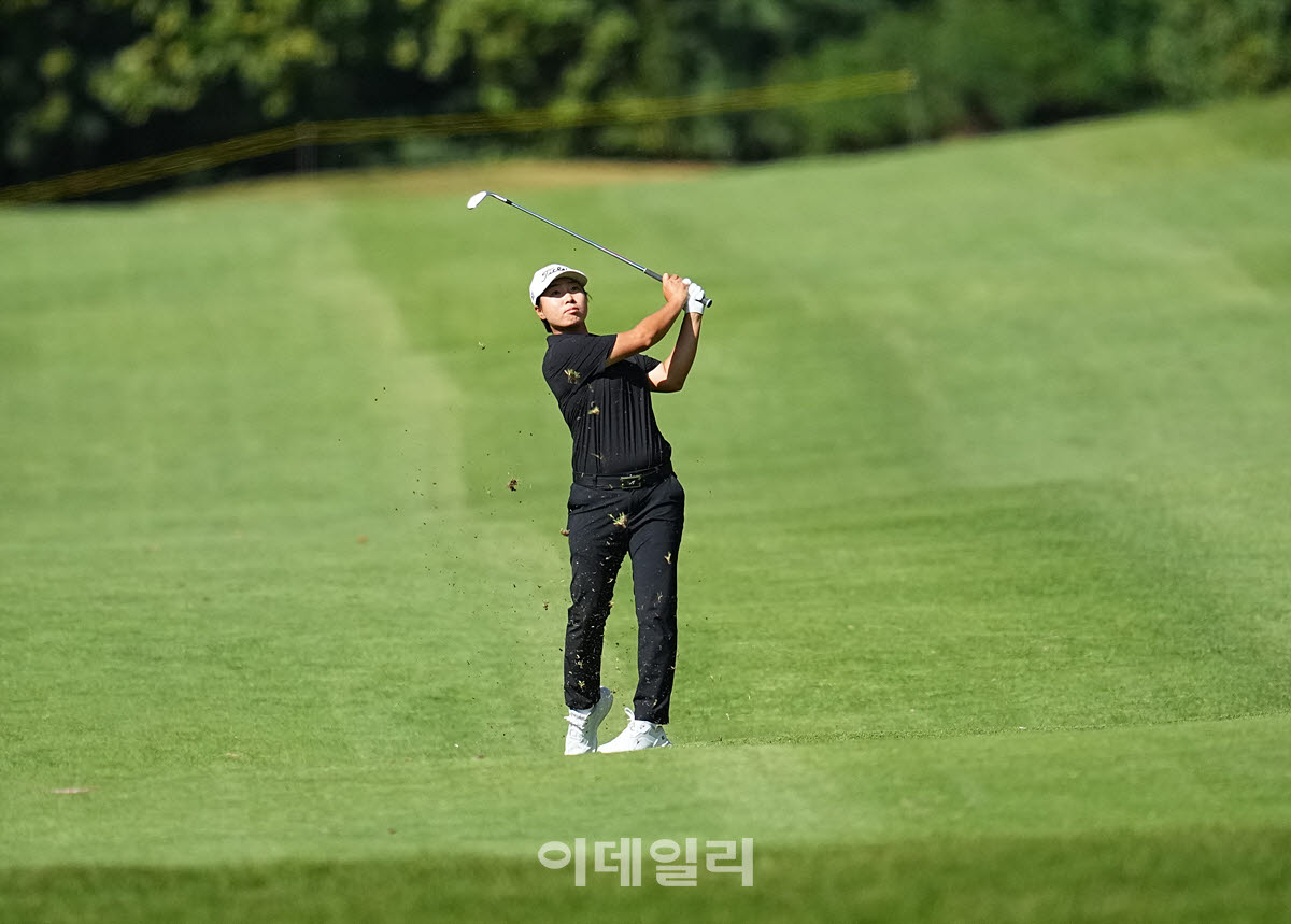 [포토]김지수,버디 향한 아이언샷