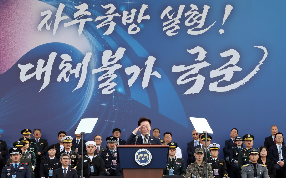 李 "자주국방은 주권"…DMZ 지뢰엔 ‘불의의 사고’ 규정, 北에 대화 촉구
