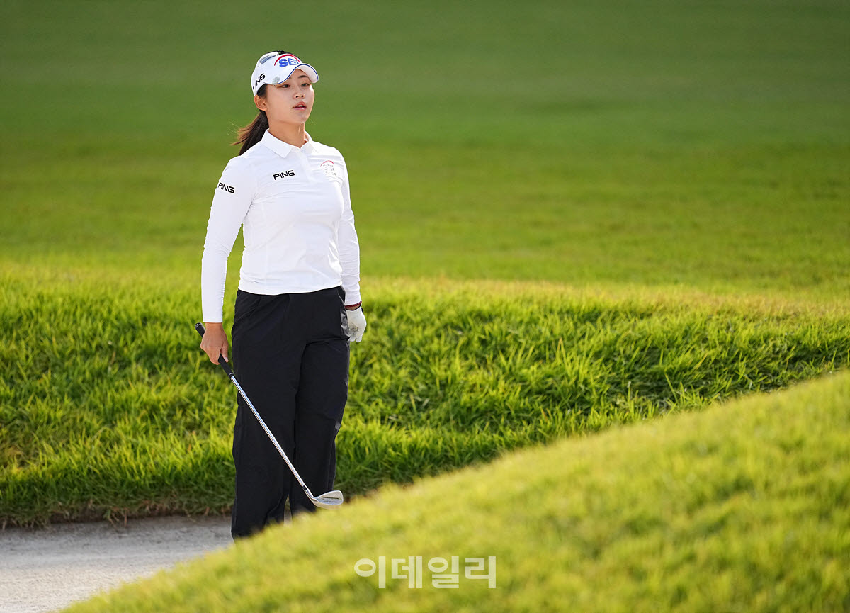 [포토]김지윤,가볍게 점프해도 보인다