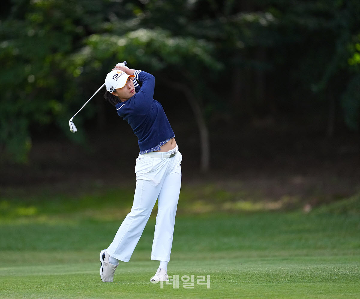 [포토]박예지,버디 향한 아이언샷
