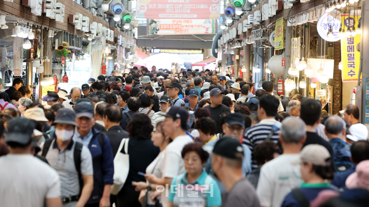 추석 할인에 농축산물 물가 1.0%↓…축산물은 3.7% 올라