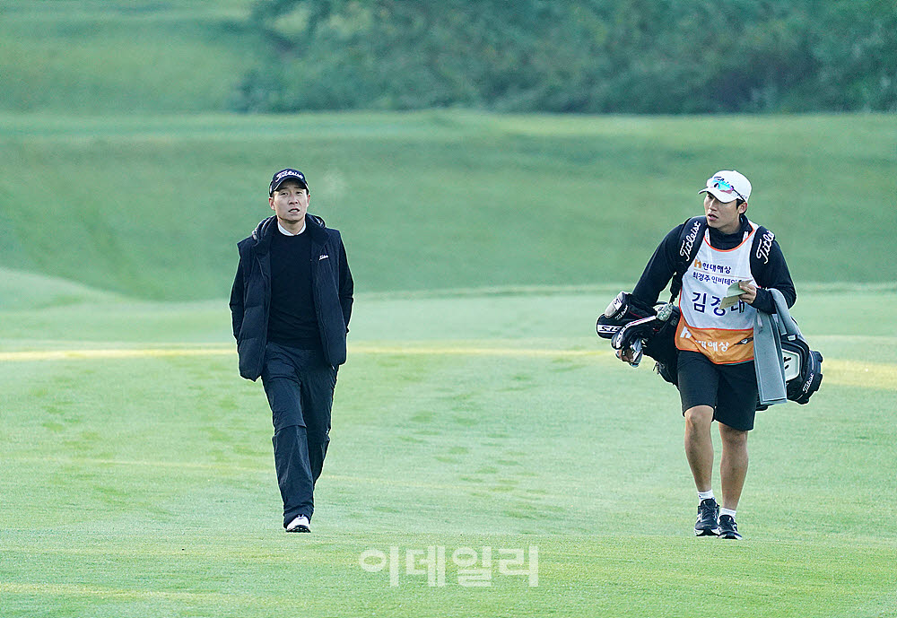 [포토] 김경태, 쌀쌀해진 아침 날씨