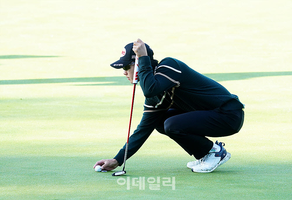 [포토] 송민혁, 선두 자리를 지키자