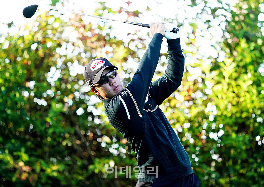 [포토] 송민혁, 호쾌한 샷으로 우승에 도전한다