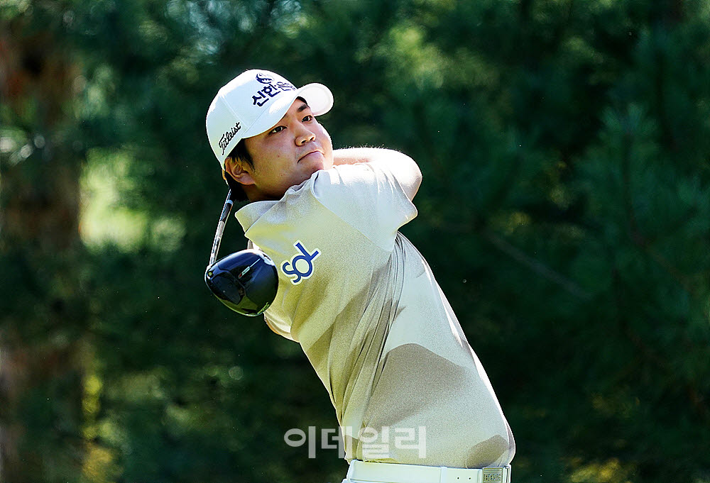 [포토] 장유빈, 제네시스 대상을 향해