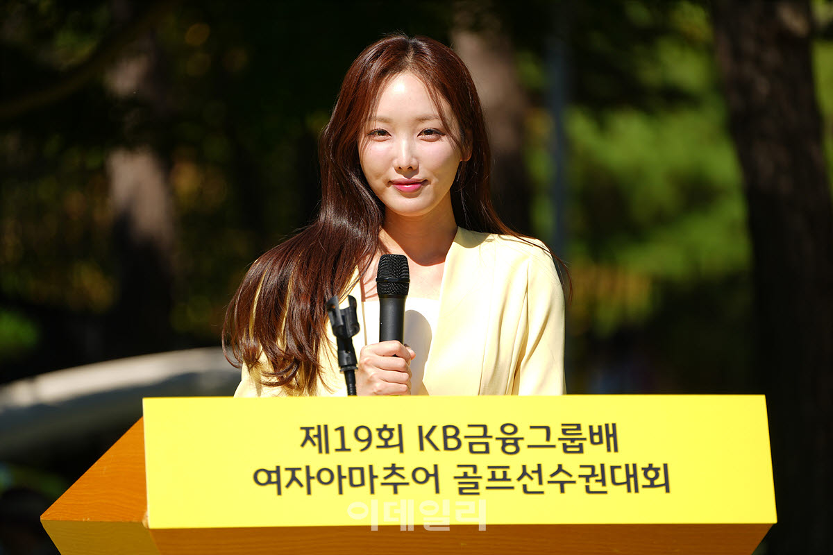 [포토]김세연 아나운서,미소로 인사해요