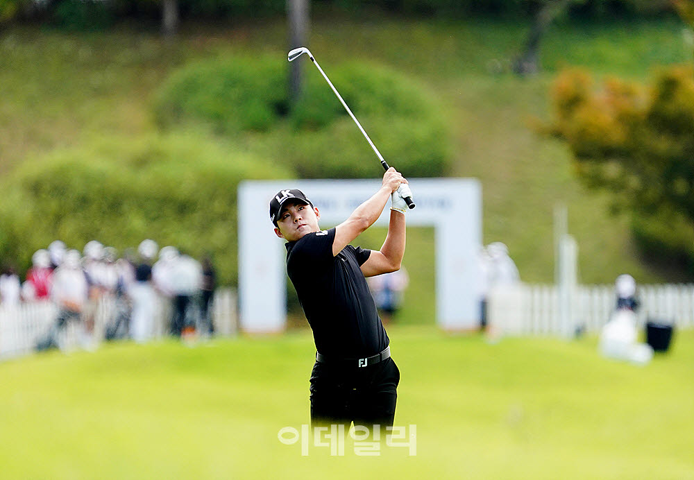 [포토] 타구 방향 살피는 김상현