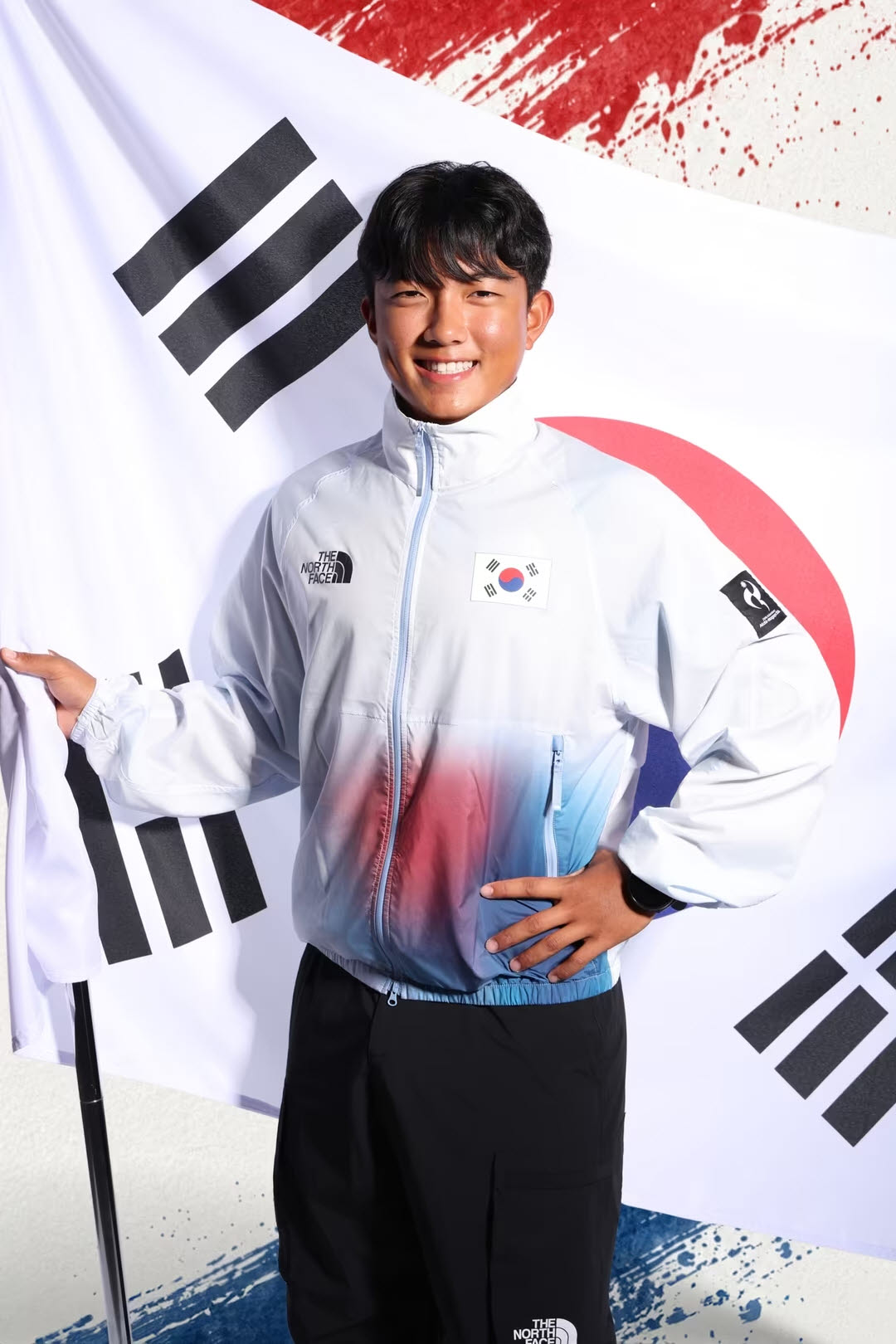 4위에서 금메달로…15살 최지운, 마지막 날 뒤집은 ‘금빛 항해’