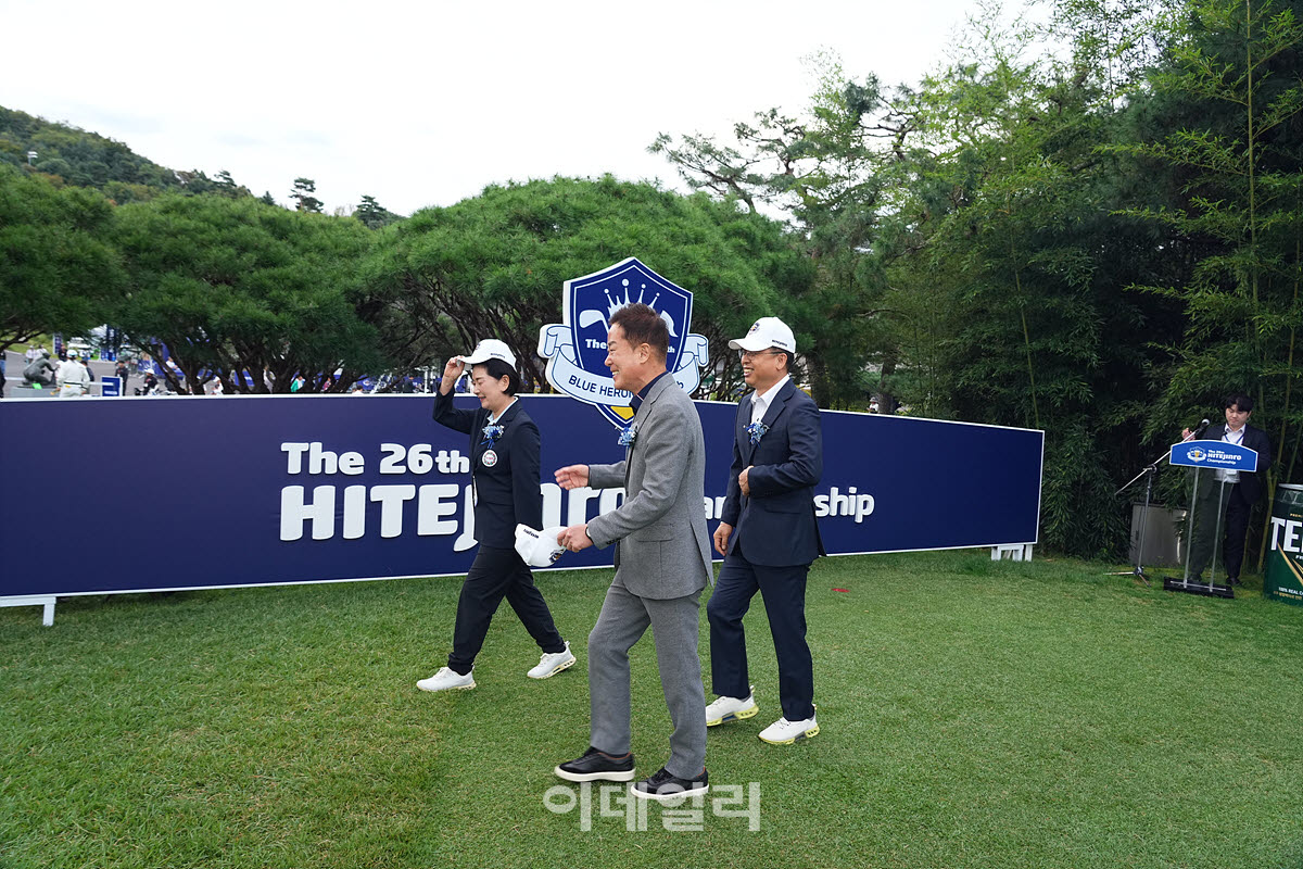 [포토]권오삼 대표-장인섭 대표-김순희 수석 부회장,수고 하셨습니다