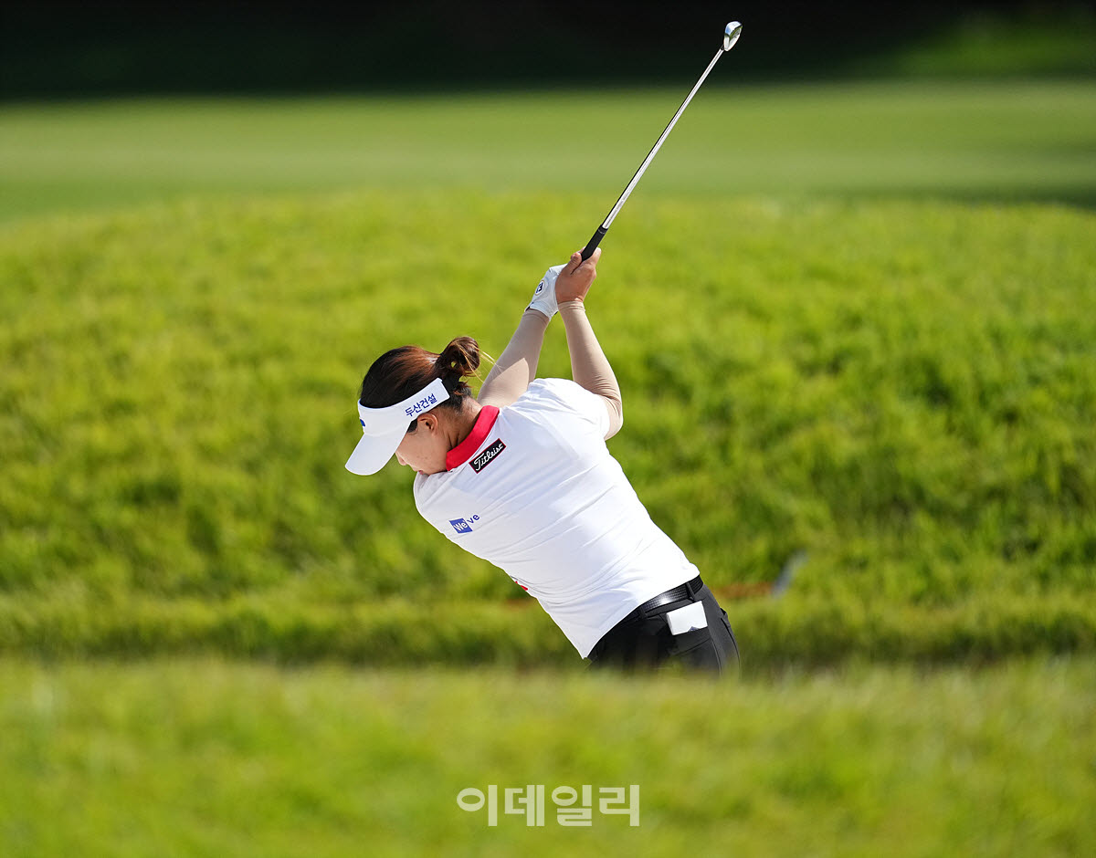 [포토]김민솔,벙커샷 백스윙