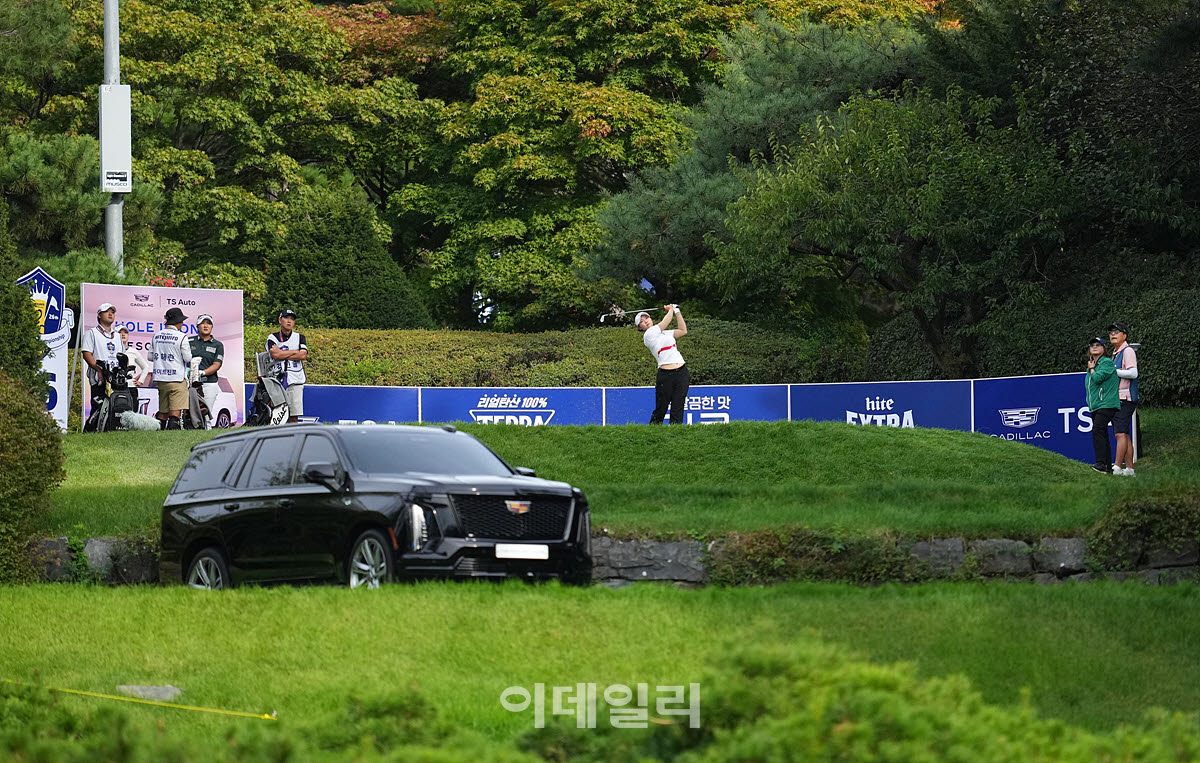 [포토]김민솔,홀인원 향한 티샷