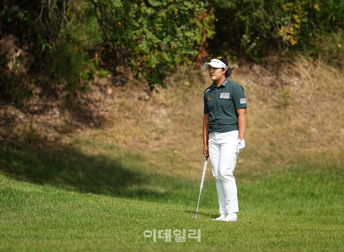 [포토]유해란,러프에서 집중한다