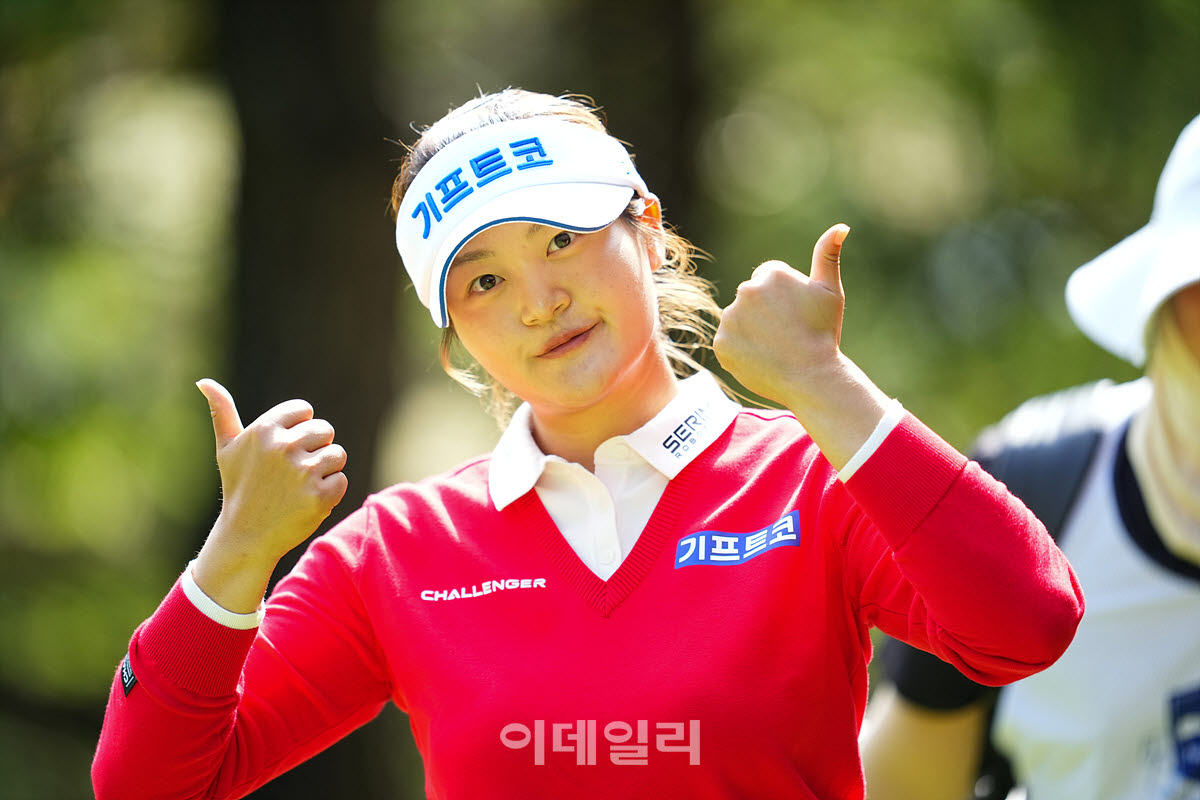 [포토]홍현지,무빙데이 양손 엄지척