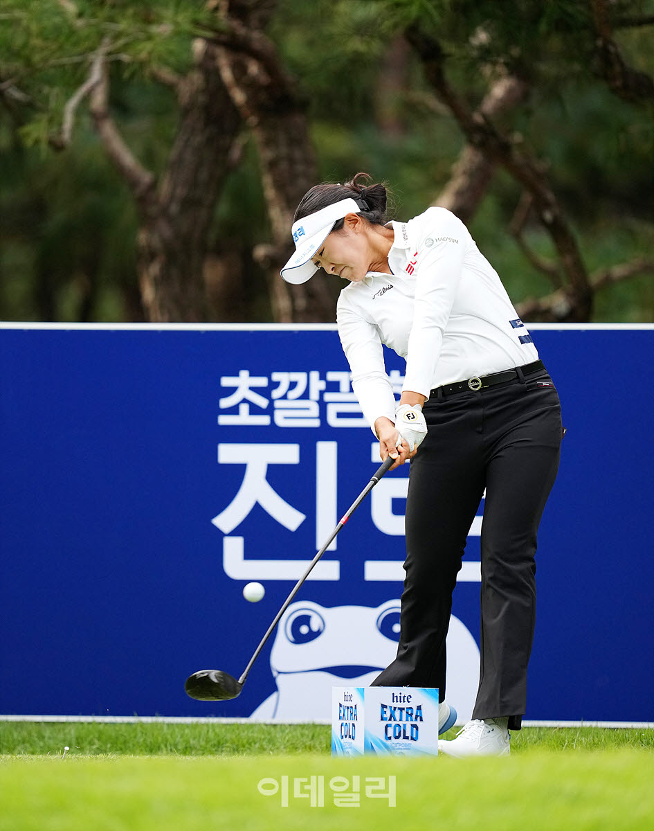 [포토]김민주,버디 노리는 임팩트