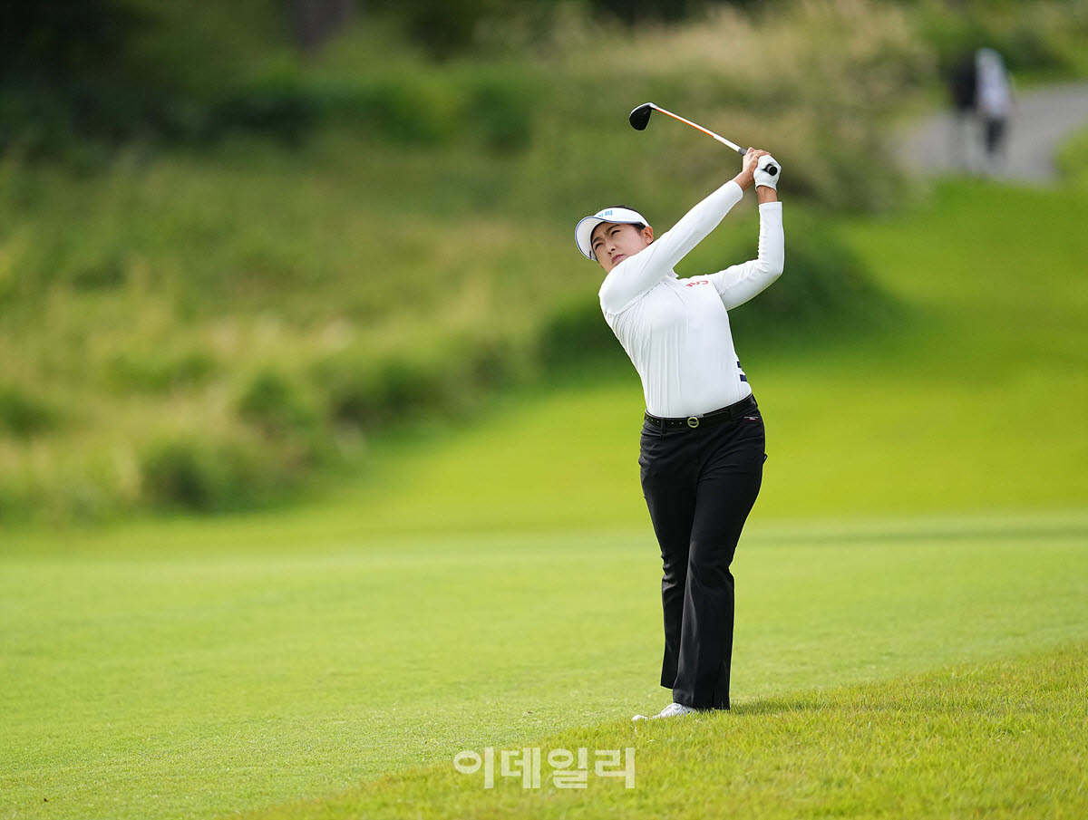 [포토]김민주,강력하게 날린 우드샷