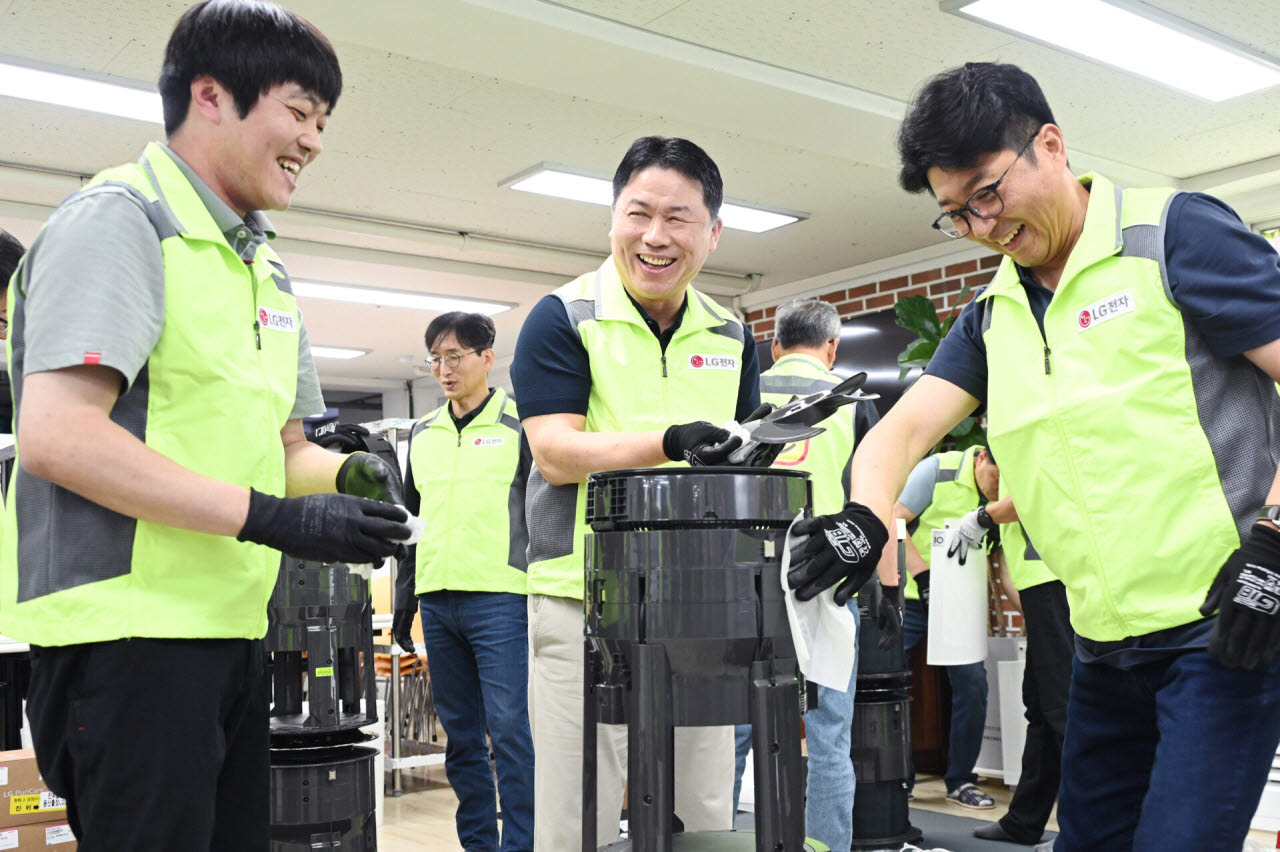 LG전자 경영진·노조, 봉사활동 한마음…“함께 사회적 책임 실천”