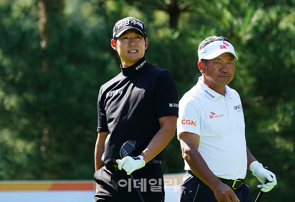 [포토] 타구 바라보는 신용구