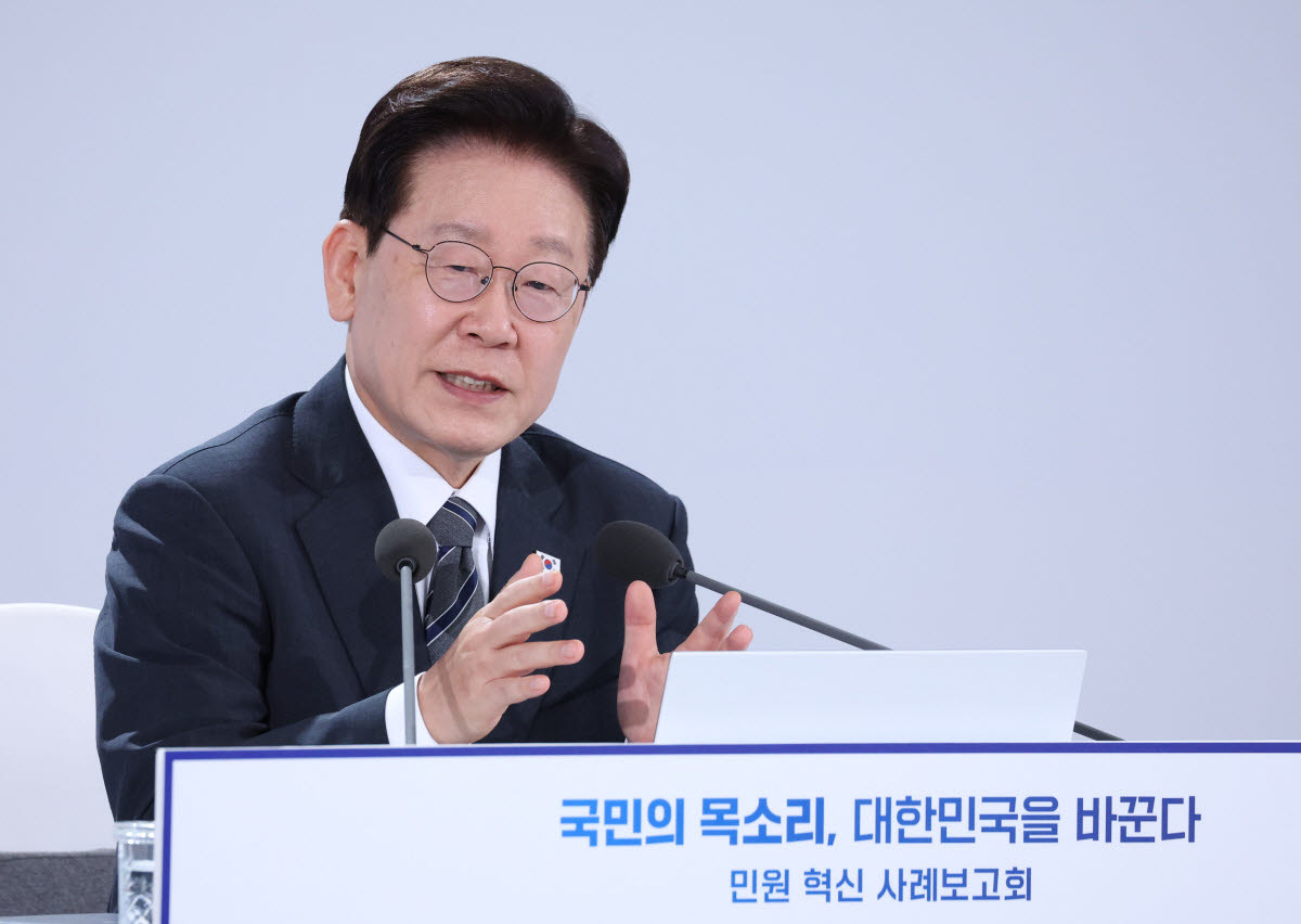 李 “검찰개혁 빙자해 인사·수사 좌지우지 안돼”…‘사심’ 경고