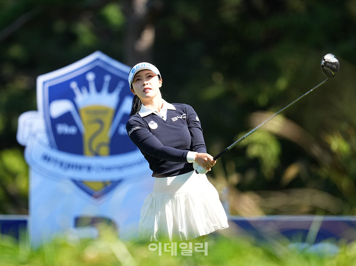[포토]전예성,타구 방향은 옳다